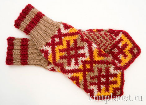 Женские рукавички с северным орнаментом маленького размера